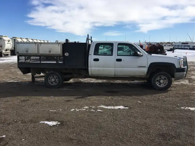 2004 Chevrolet Silverado 2500HD - Photo 6