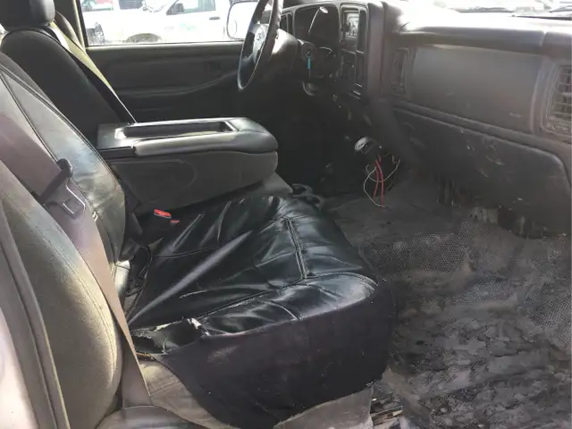 2004 Chevrolet Silverado 2500HD - Photo 18