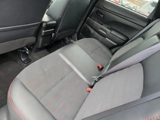 2022 Mitsubishi RVR LE | All Wheel Control | Back up Camera - Photo 11