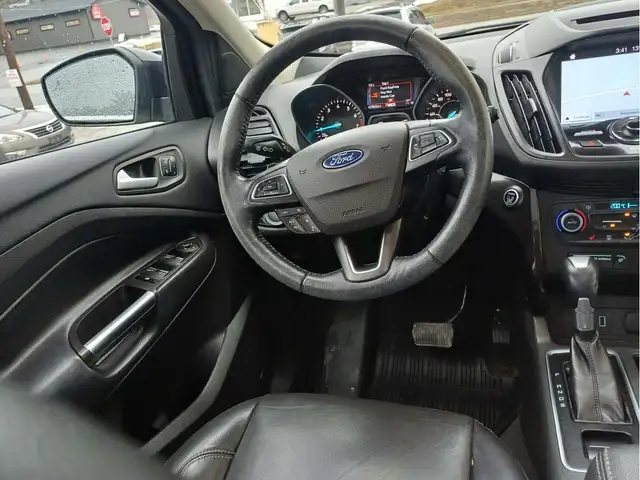 2018 Ford Escape TITANIUM - FULLY LOADED! SUPER-LOW KM! - Photo 10