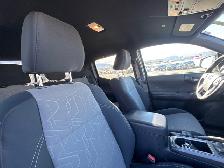 2021 Toyota Tacoma 4WD DBL AT CREW CAB 4X4 / 6.5ft BOX / NICE WH - Photo 11