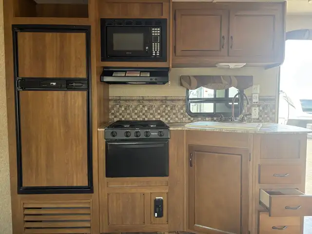 2015 Catalina Legacy 263RLS - Photo 8