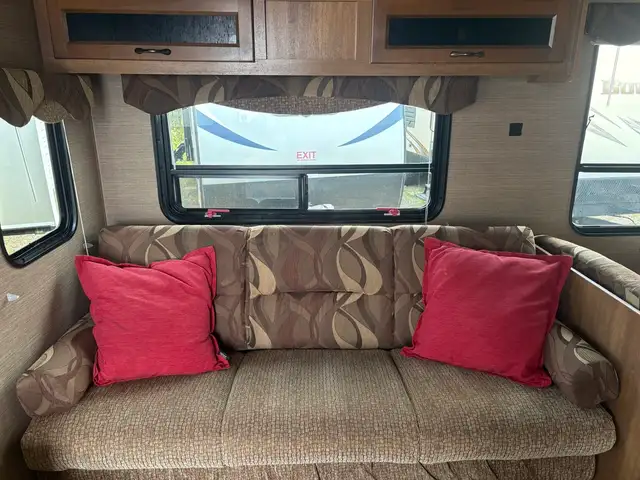 2015 Catalina Legacy 263RLS - Photo 10