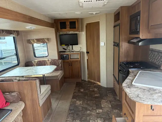 2015 Catalina Legacy 263RLS - Photo 12