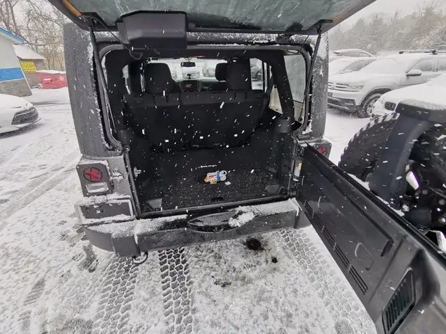 2017 Jeep Wrangler Unlimited Sport - Photo 20