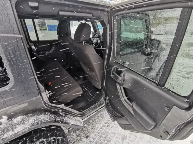 2017 Jeep Wrangler Unlimited Sport - Photo 22