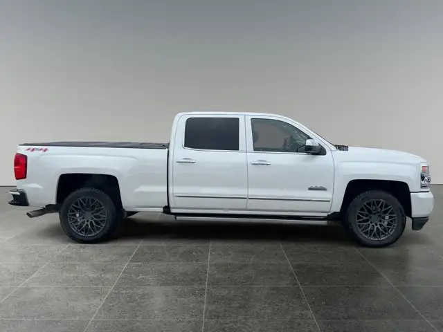 2017 Chevrolet Silverado 1500 High Country - Photo 8