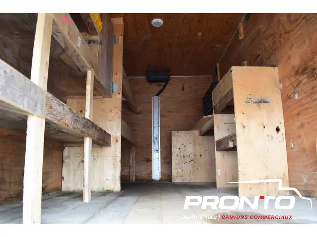 2022 Ford Transit T-350  14 pieds Isolé Sans Inspection Annu - Photo 6