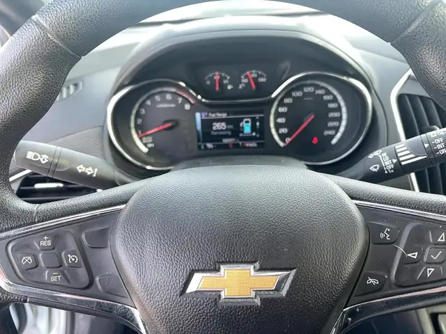 2018 Chevrolet Cruze Hatchback LT (Automatic) for sale - Photo 8