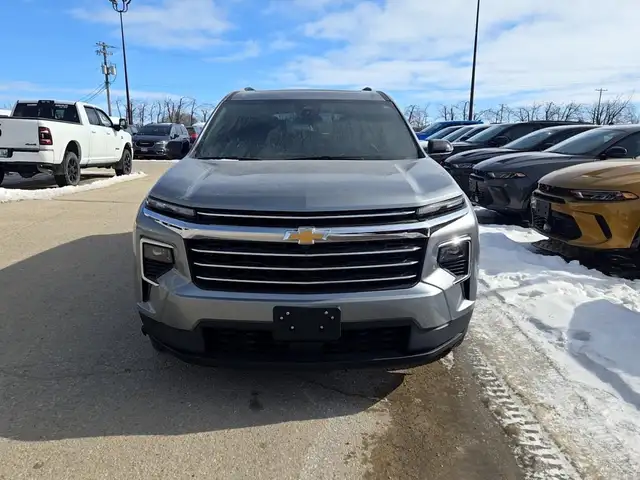 2025 Chevrolet Traverse AWD 4dr LT for sale - Photo 2