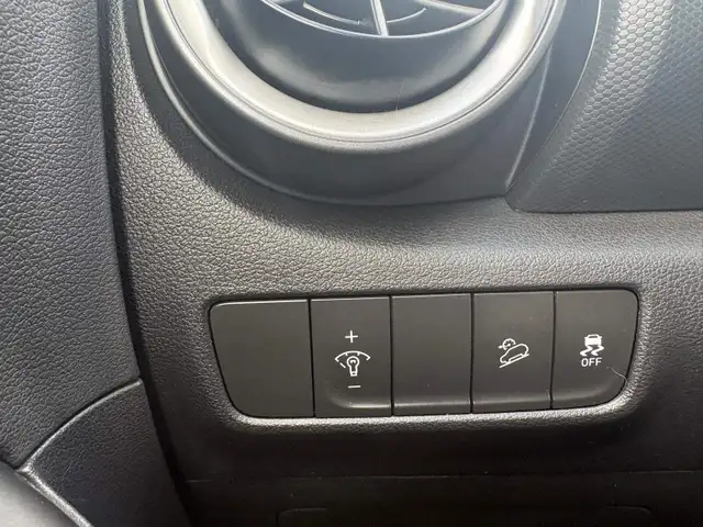 2022 Hyundai Kona 2.0L Preferred AWD - Photo 18