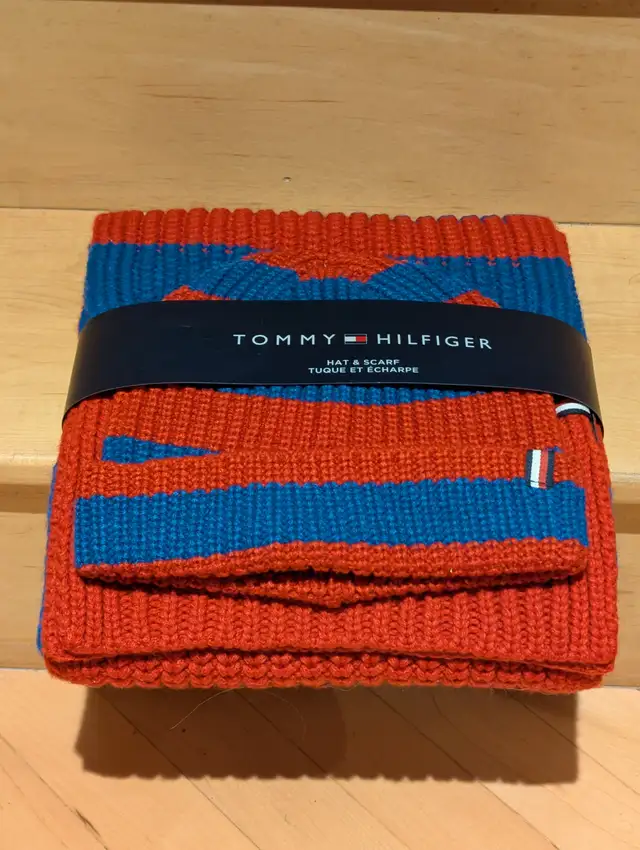 Brand New Tommy Hilfiger Scarf & Toque Ensemble - Photo 7