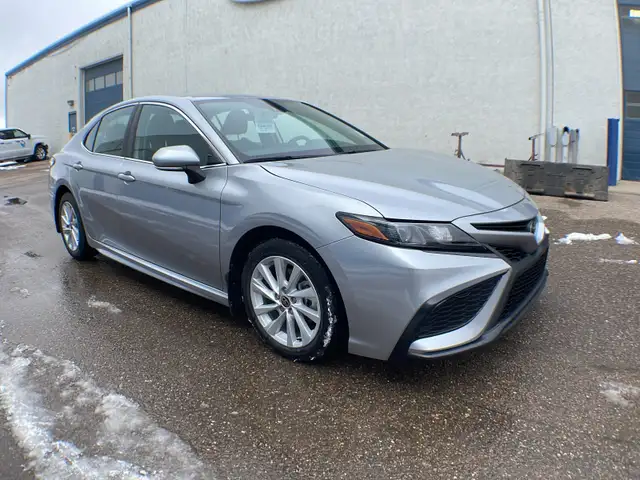 2022 Toyota Camry SE FWD - Photo 7