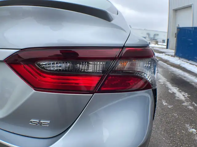 2022 Toyota Camry SE FWD - Photo 13