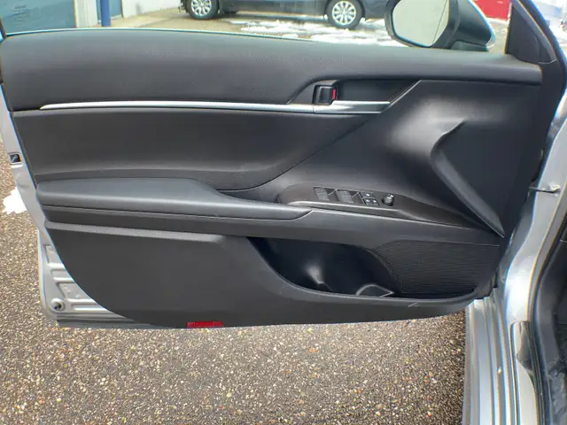 2022 Toyota Camry SE FWD - Photo 18