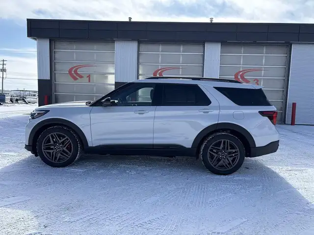 2026 Ford Explorer ST 400A - Photo 4