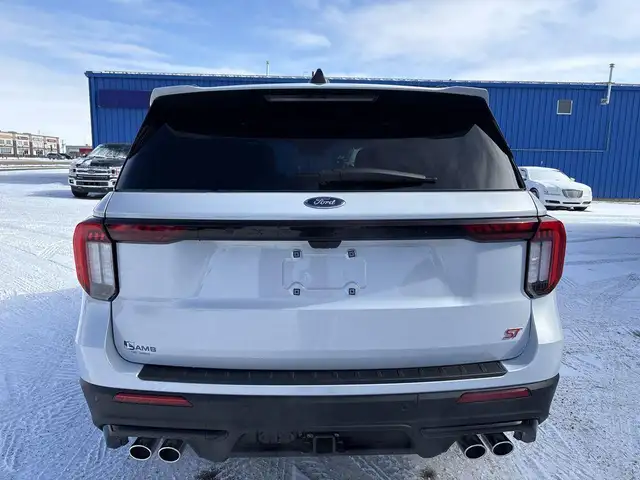 2026 Ford Explorer ST 400A - Photo 6