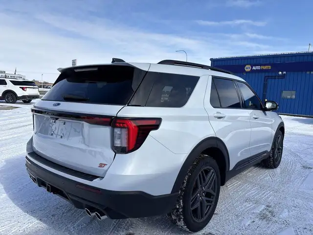 2026 Ford Explorer ST 400A - Photo 9