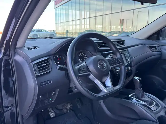 2018 Nissan Rogue S • Accident Free Carfax • One Owner - Photo 12