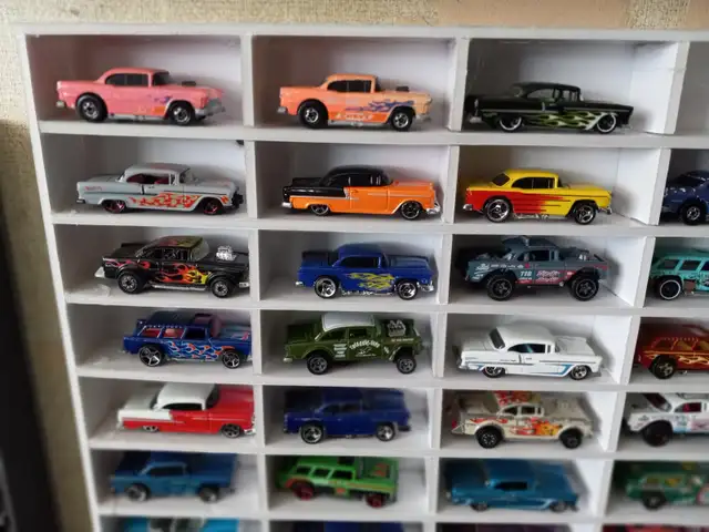 Hot Wheels  55-57 Chevy Shoebox collection, 88 cars total - Photo 2