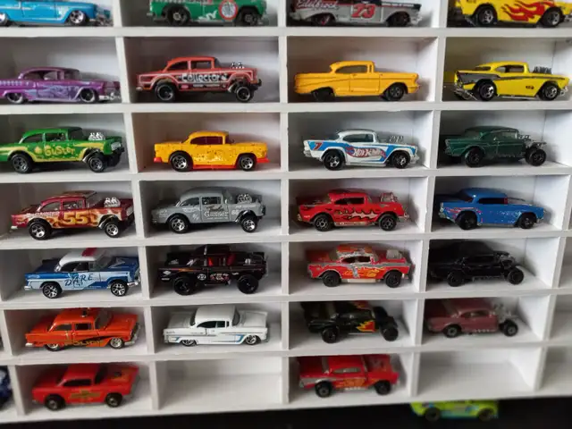 Hot Wheels  55-57 Chevy Shoebox collection, 88 cars total - Photo 4