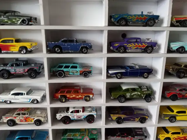 Hot Wheels  55-57 Chevy Shoebox collection, 88 cars total - Photo 5