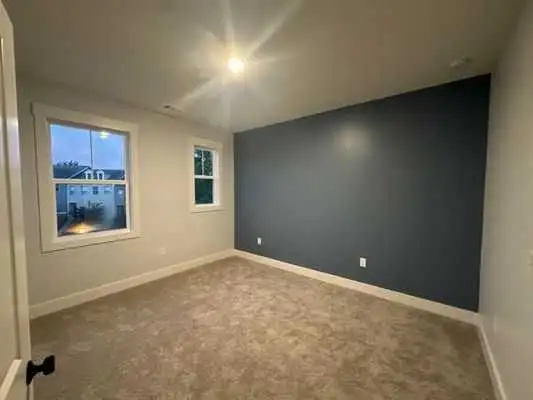 Painter taking on side work - Photo 3