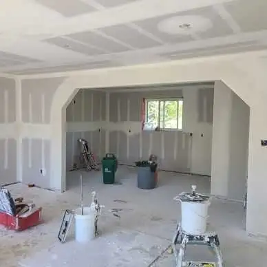 Painter taking on side work - Photo 6