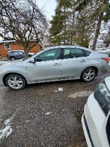 2013 Nissan Altima 2.5 SL / Loaded / 149k / 1 Owner