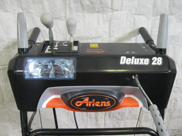 Souffleuse ARIENS DELUXE 28 Snowblower Souffleur - Photo 3