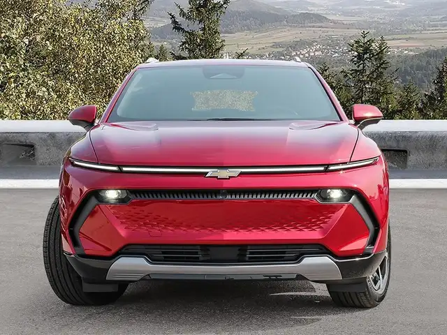 2025 Chevrolet Equinox EV - Photo 2