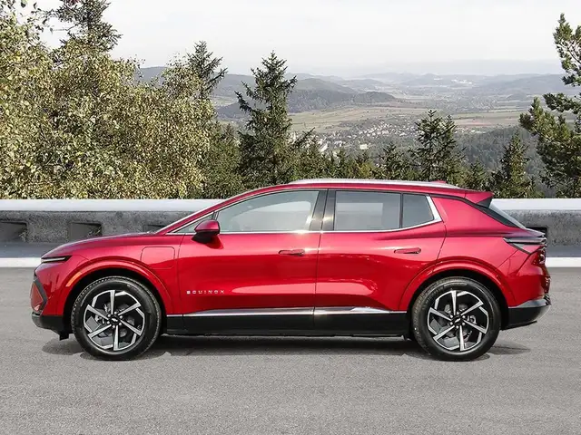 2025 Chevrolet Equinox EV - Photo 3