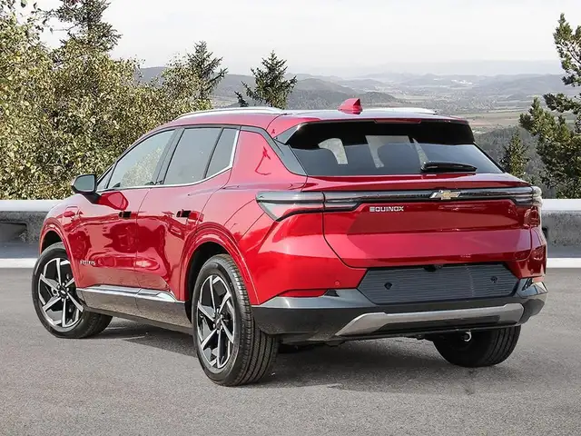2025 Chevrolet Equinox EV - Photo 4
