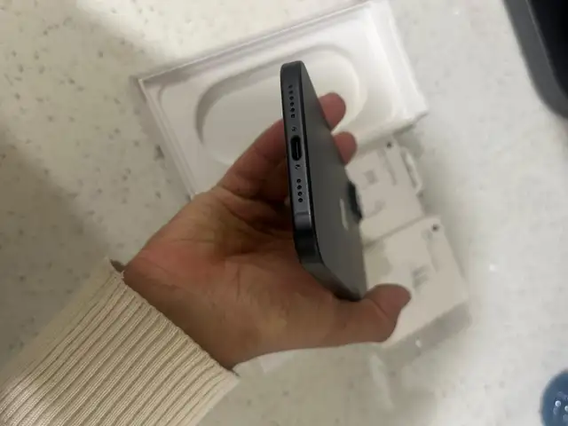 iPhone 16 plus 128gb Airpods Pkg/Delivery - Photo 3