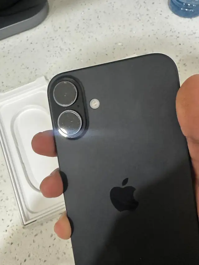 iPhone 16 plus 128gb Airpods Pkg/Delivery - Photo 4