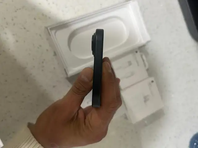 iPhone 16 plus 128gb Airpods Pkg/Delivery - Photo 5