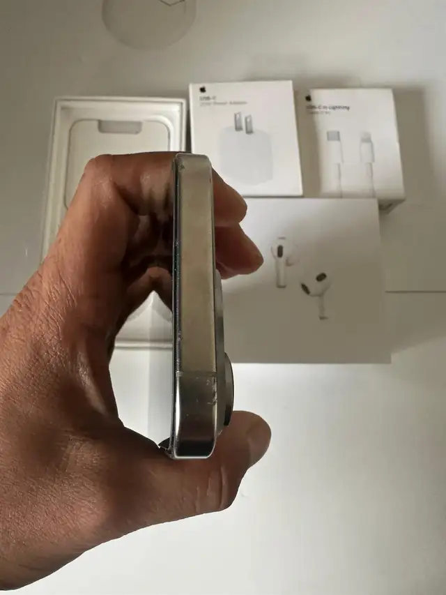 iPhone 16 Pro 128gb 99% battery Airpods/Fast Charger/Delivery - Photo 2