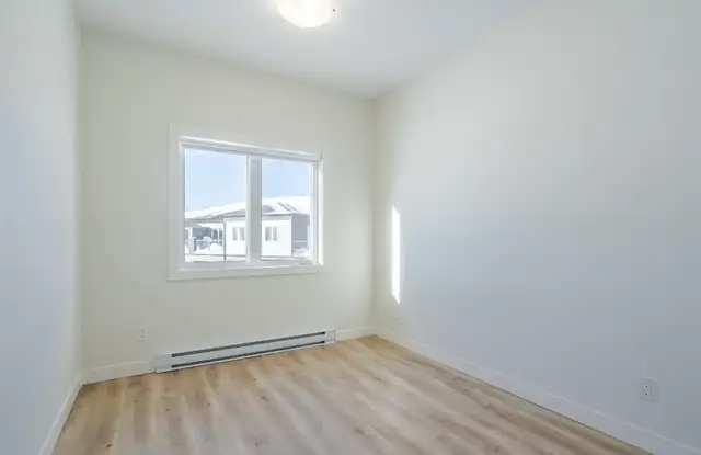 BEAUTIFUL, BRAND NEW 3 BEDROOM in GRUNTHAL! - Photo 3