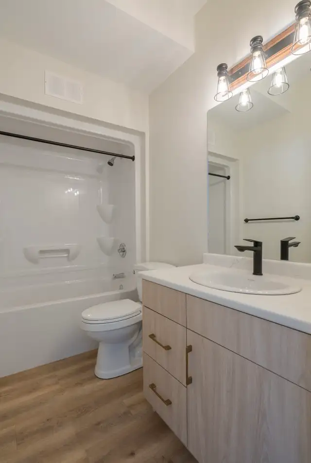 BEAUTIFUL, BRAND NEW 3 BEDROOM in GRUNTHAL! - Photo 10