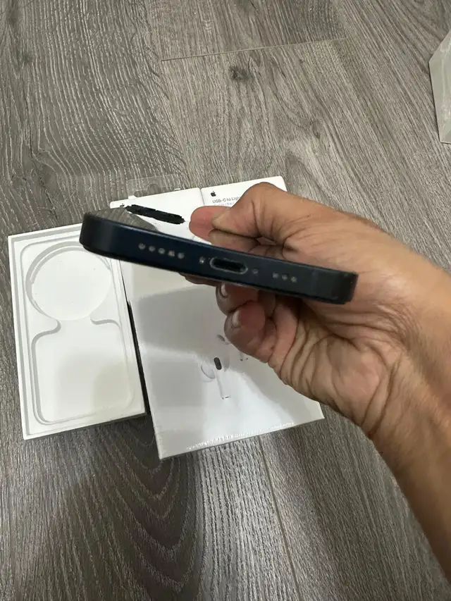 iPhone 13 MINI 256GB Unlocked - Mint Condition! - Photo 9