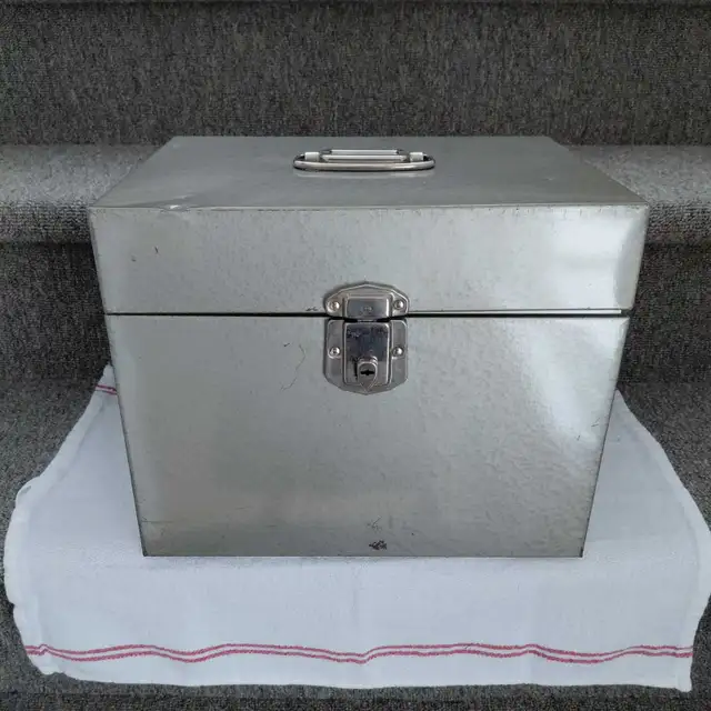 Classeur vintage en métal pour chemises documents format lettre