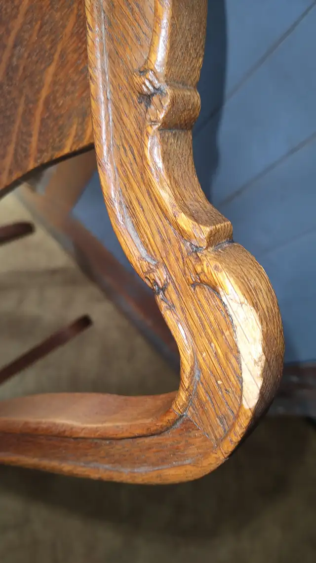 Childs walnut rocking chair early 1900s - Photo 3