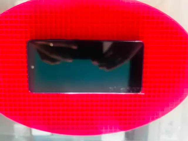 Samsung S20 FE– 128GB (Certified Pre-Owned) - Photo 2