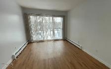 Grand et beau 4 1/2 rénové dans le Nord de Sherbrooke - Photo 3