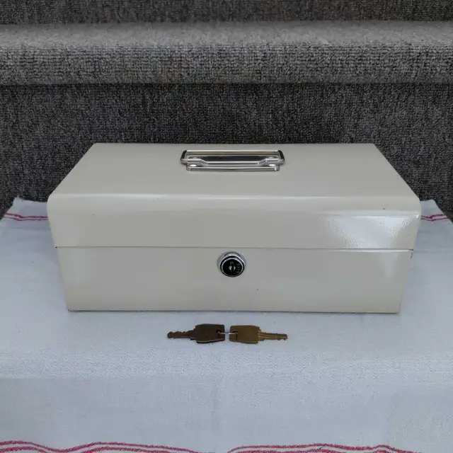 Coffret petite caisse vintage en métal avec 2 clés - Photo 3