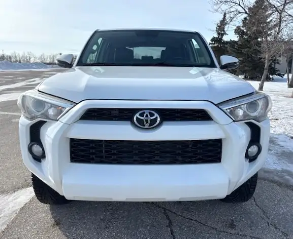 2017 Toyota 4Runner SR5 4WD 7 PASSENGER - WARRANTY INCLUDED - Photo 3