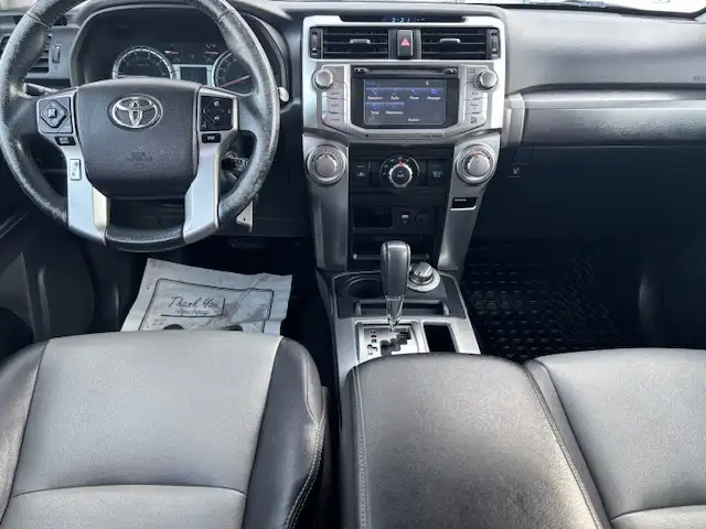 2017 Toyota 4Runner SR5 4WD 7 PASSENGER - WARRANTY INCLUDED - Photo 6