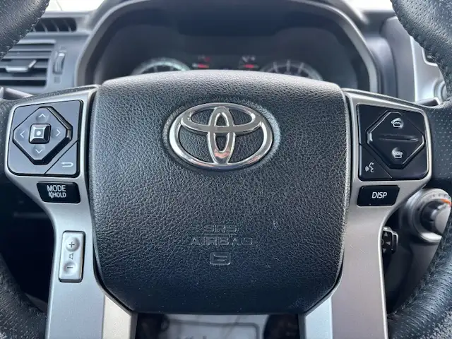 2017 Toyota 4Runner SR5 4WD 7 PASSENGER - WARRANTY INCLUDED - Photo 7