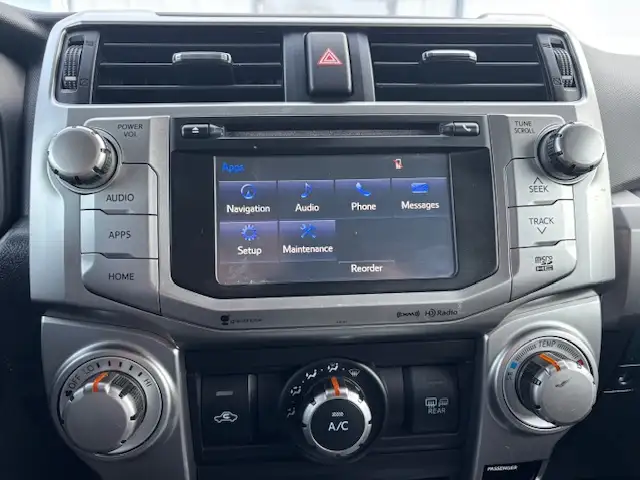 2017 Toyota 4Runner SR5 4WD 7 PASSENGER - WARRANTY INCLUDED - Photo 10
