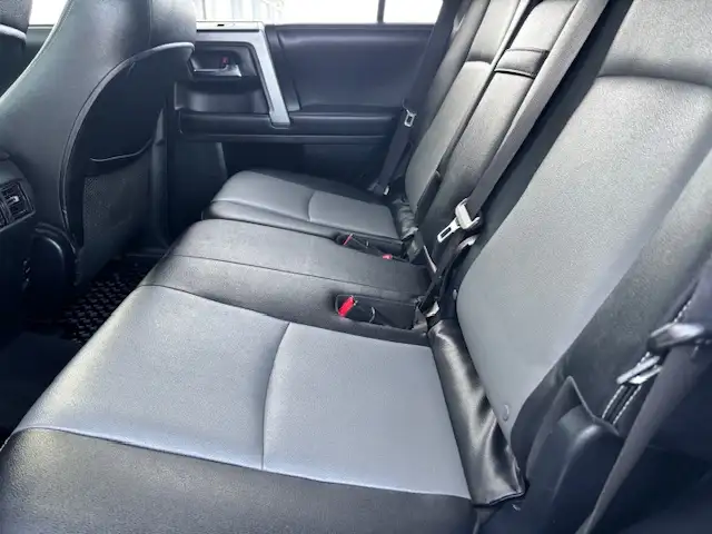 2017 Toyota 4Runner SR5 4WD 7 PASSENGER - WARRANTY INCLUDED - Photo 14